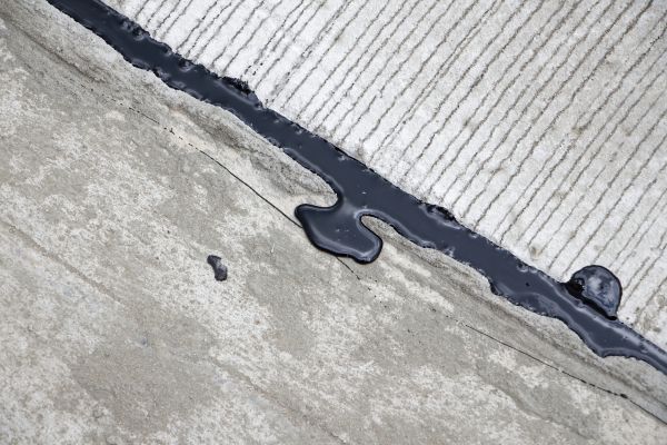 Pavement Crack Sealing in Petersburg